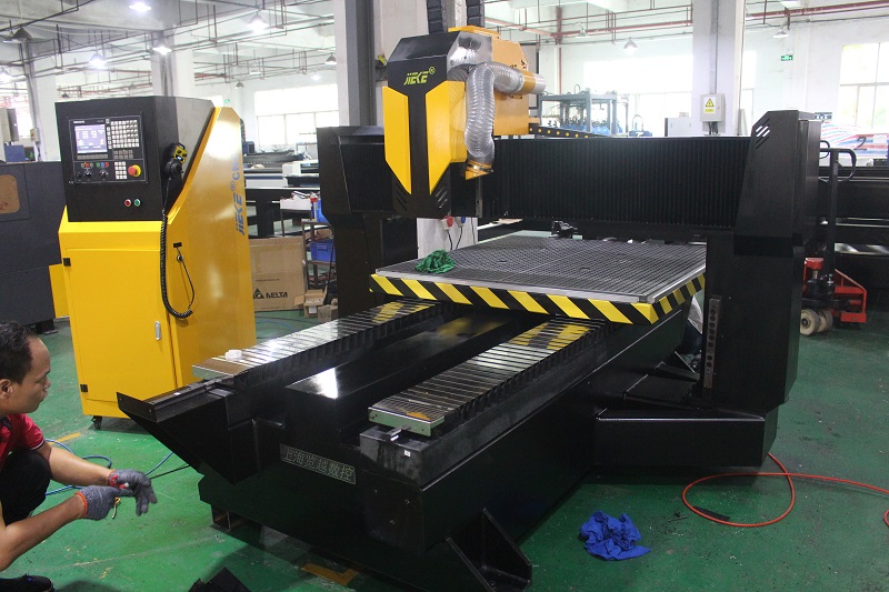 杰克铝板雕刻机 销售结束永利304的服务才刚开始